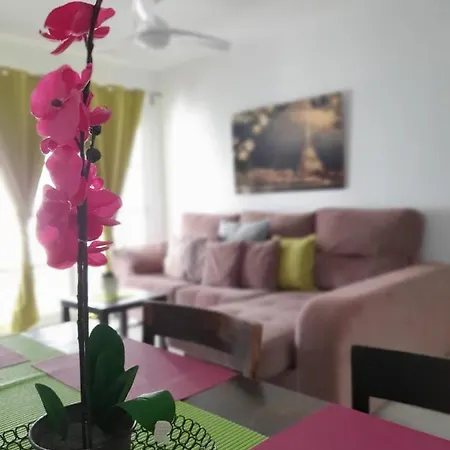 Blueloft Malaga Costa Del Sol 3 Bedrooms 8p.